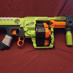 Nerf Gun - Zombies Doominator

