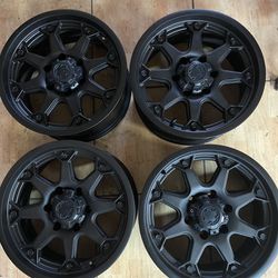Used, Great Condition Ultra motorsports Set 4 wheels 17 “   5x5.5 Bolt Pattern  blacK Matte ***firme Price***
