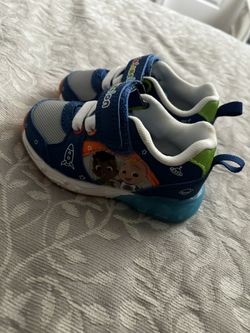 Kids Size 5 Cocomelon Light Up Shoes