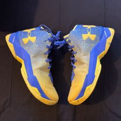 Yellow And Blue Under Armour  Curry 2.5 