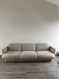 Couch - 4 Hands