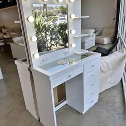 NEW Vanity Mirror & Table Desk Set for Make Up Room Organizer or Salon Furniture