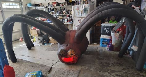Vintage HUGE blow up spider