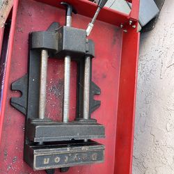 Dayton 6” vise