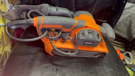RIDGID 3" x 18" Variable Speed Heavy Duty Belt Sander (R2740)