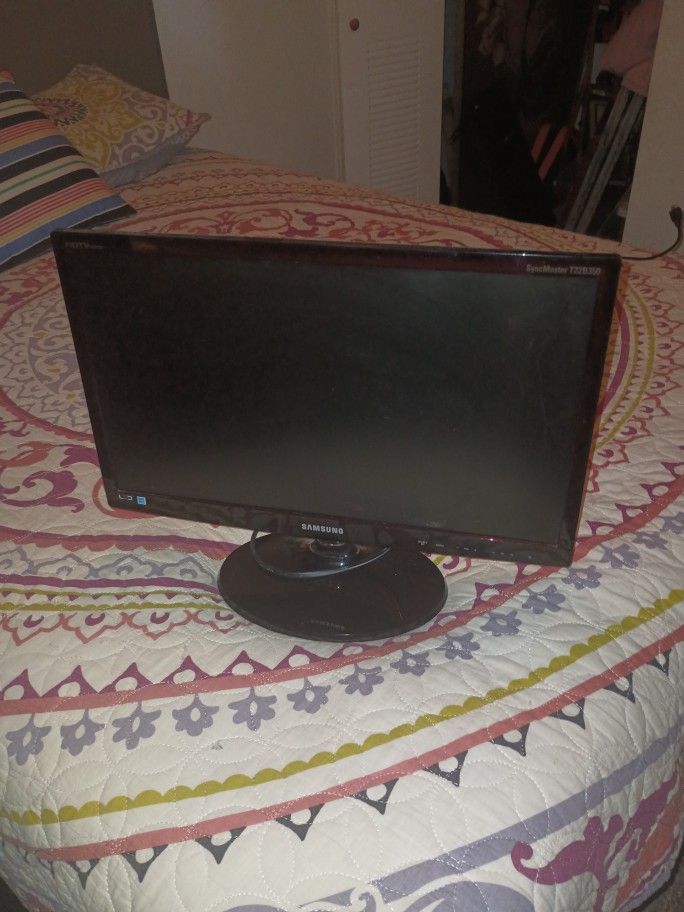 Samsung  22 Inc.  TV 