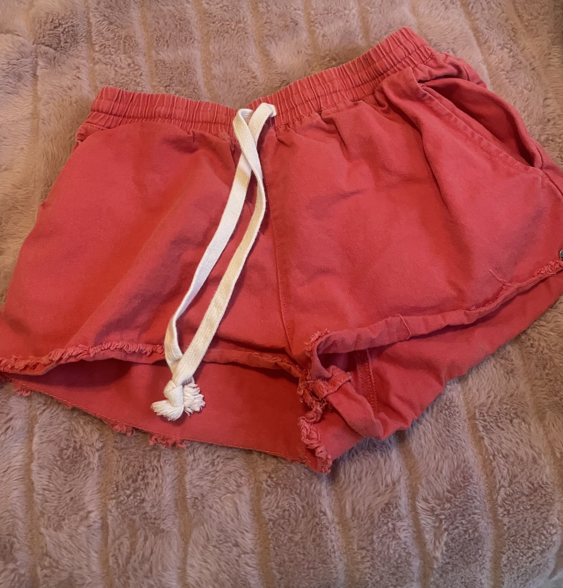red volcom shorts size 4-6