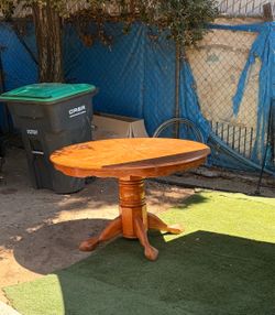 Round wood table