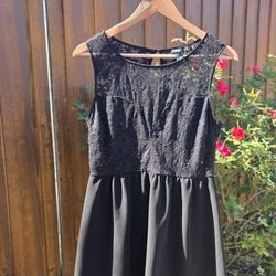 Forever 21 Black Mid Lace Dress- SIZE Large. GREAT CONDITION!