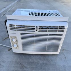 5000 BTU Frigidaire AC Window Unit