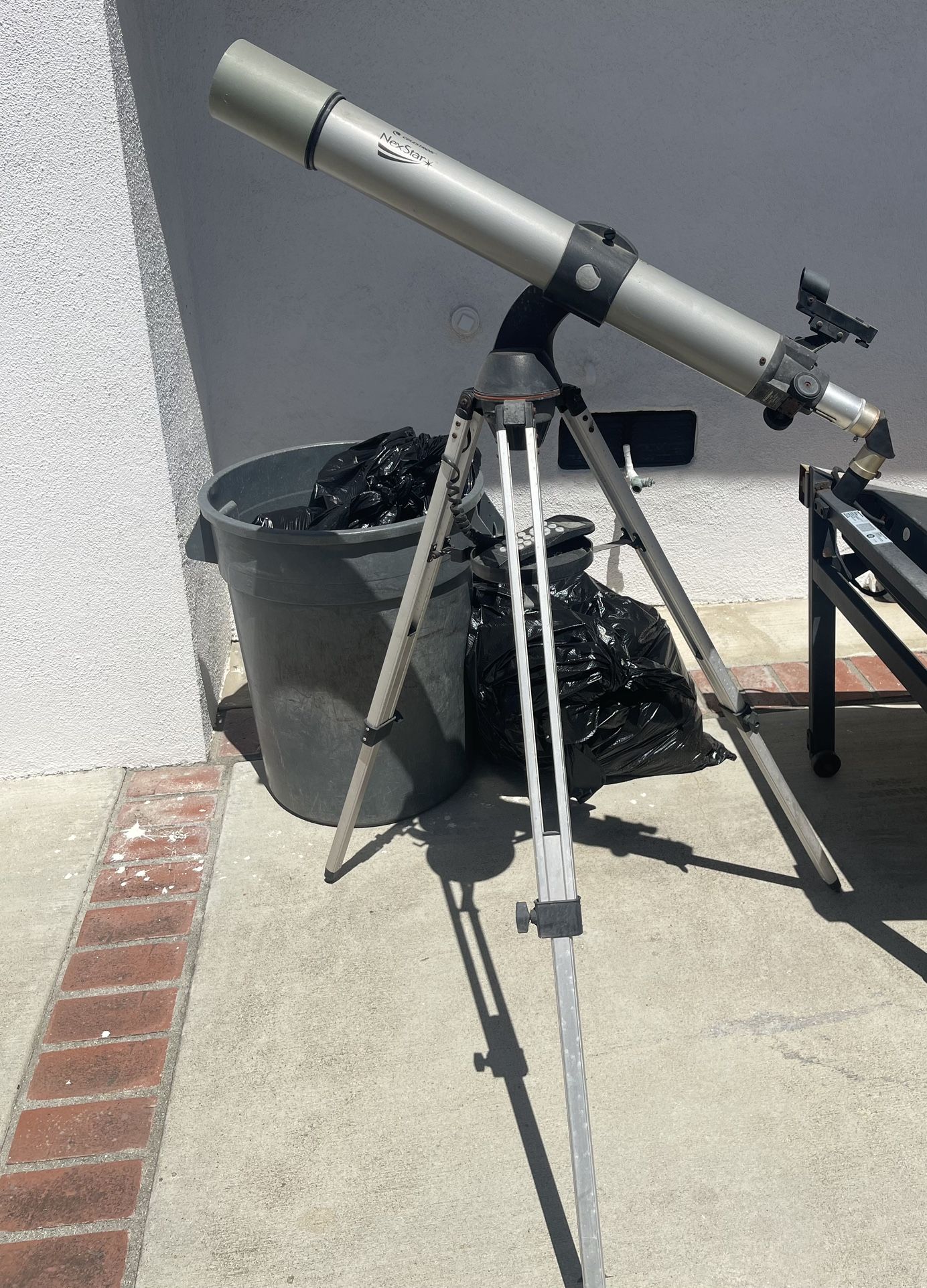 Celestron Nexstar 22085 80GTL Computerized Telescope + Controller + Tripod
