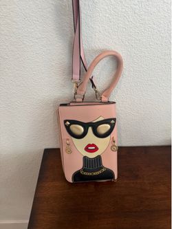 Lady face woman handbag