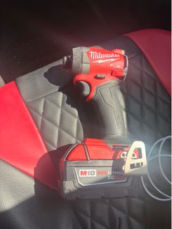 Milwaukee drill and impact combo set