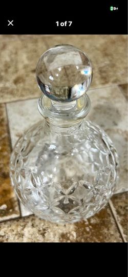 BEAUTIFUL VINTAGE  CRYSTAL PERFUME DECANTER