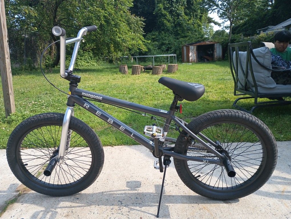 Selling For The Muha Med 40 And The Bike Is 200