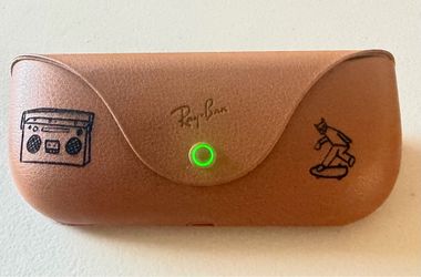 Ray-bans  Meta Gen 2 charging case W/ designs