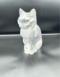 Vintage Lalique Frosted Crystal Crouching Cat Sculpture Signed France