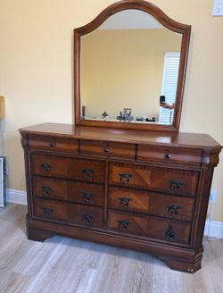 Antique vanity