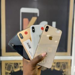 iPhone XS Max Unlocked With Warranty 