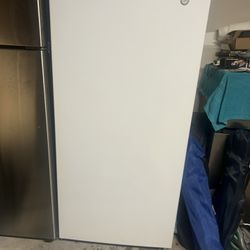 GE 14 Cubic Ft Freezer
