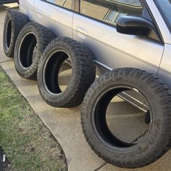 Goodyear Wrangler 265/60r18