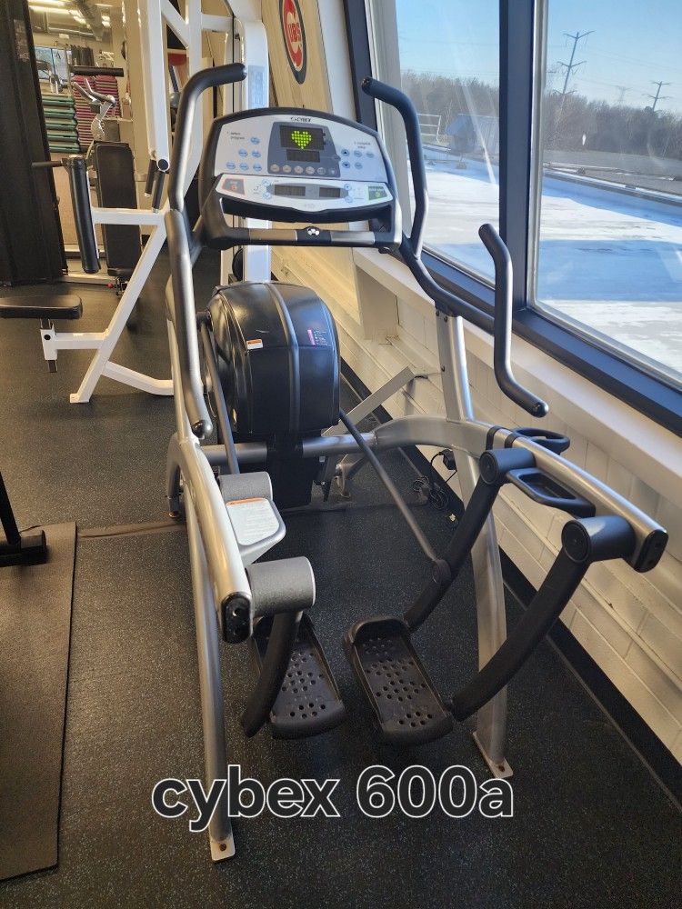 Cybex 610a Arc Trainer