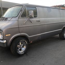 1976 Dodge B200 Boogie Van 360 V8 Motor 15” Cragar Wheels 5x4.5