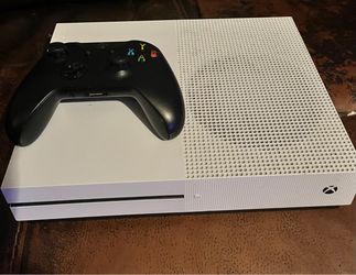 Xbox One S Console with Controller