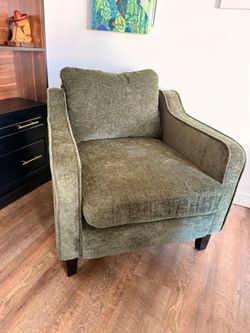 Brand new accent chair