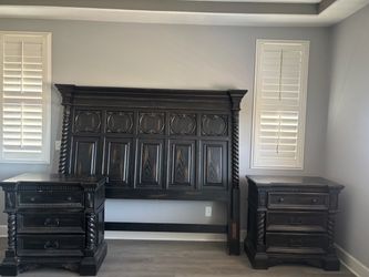 Hard wood bedroom set king size
