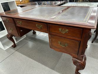 Chippendale Style Leather Top Executive Desk