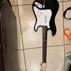 Sellng Guitar Fender Stratocaster 