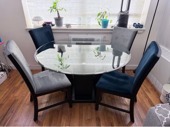 Dining room table
