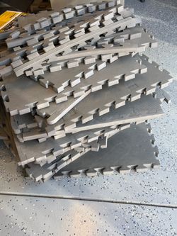 Gym floor tiles 24 square feet (24”x24”)