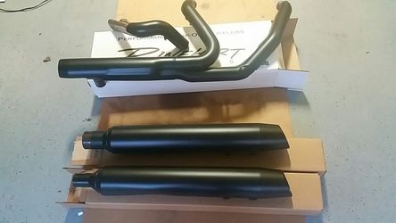Harley Davidson Exhaust Pipes and Black Heat Shields