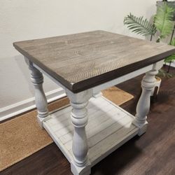 Ashley Furniture Havalance End Table
