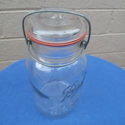 BALL IDEAL QUART CANNING JAR WITH A METAL WIRE BALE, RUBBER,  AND GLASS LID 