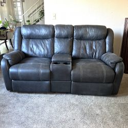 Dark Gray Leather Suede Electric Recliner Sofa. Excellent Condition    ((( No Delivery Pls )$ 