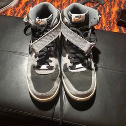 Nike Air 1 Tennis Shoes 