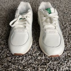 PUMA Sneakers