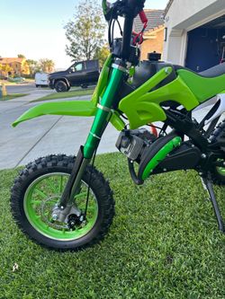 49cc 2 stroke kids gas dirt bike ,ages 4-10,28 moon