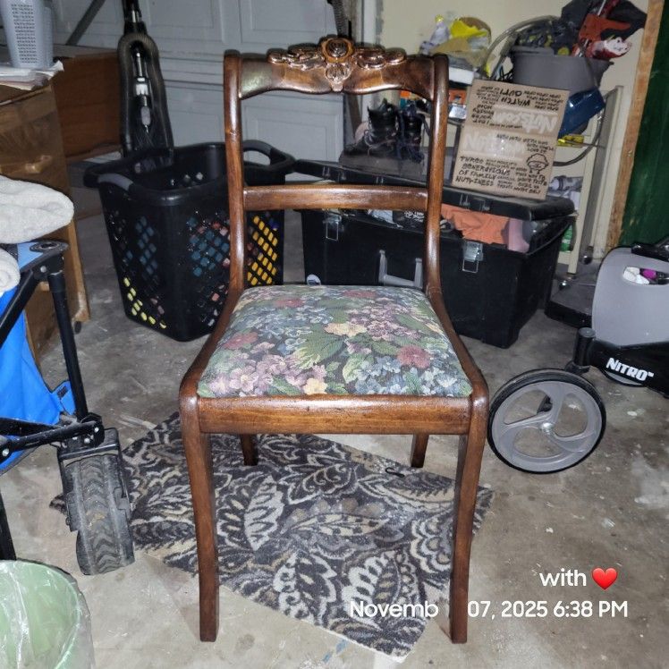 Antique Duncan Phyfe Style Mahogany Rose Carved Accent Chair