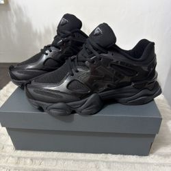 New Balance Sneakers 