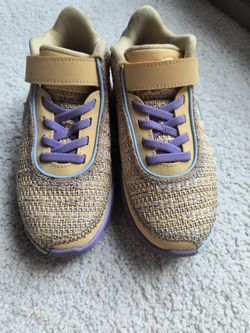 Kids Nike Size 12.5 LeBron Gym Shoes