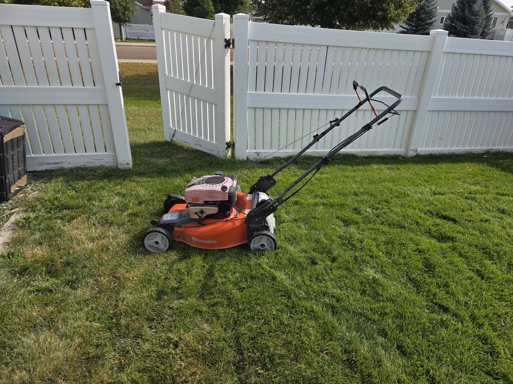 Husqvarna 725EX Gas Lawnmower