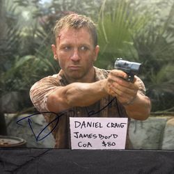 DANIEL CRAIG JAMES BOND ORIGINAL HAND SIGNED / AUTOGRAPHED 8x10 PHOTO w/COA 