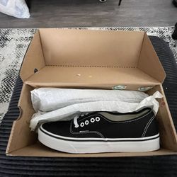 Men’s Vans Size 11
