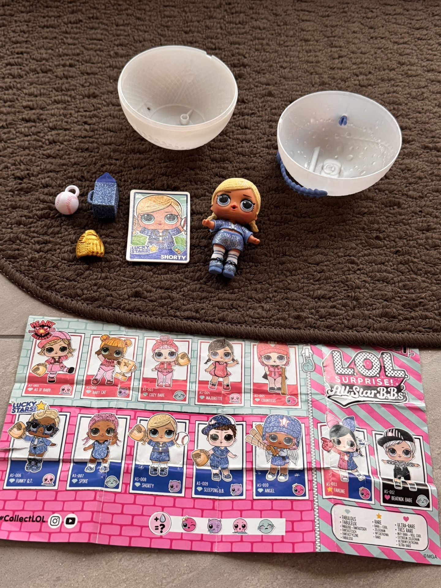 LOL Bundle Pack. Includes 12 Dolls And Accessories And Balls To Hold Them In.