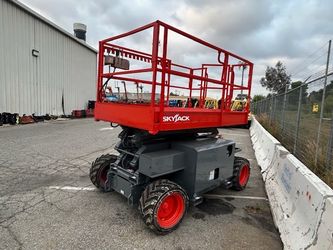 Used 2018 Skyjack SJ6826RT RT scissor -fresh paint!!