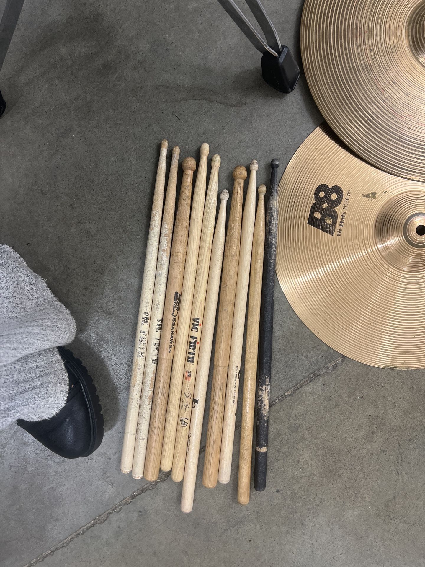 📣 Drum Gear Bundle – Cymbals, Pedals, Throne, Hardware